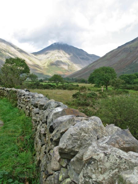 [IMG_0181+-+Great+Gable+from+Wasdale+Head.jpg]
