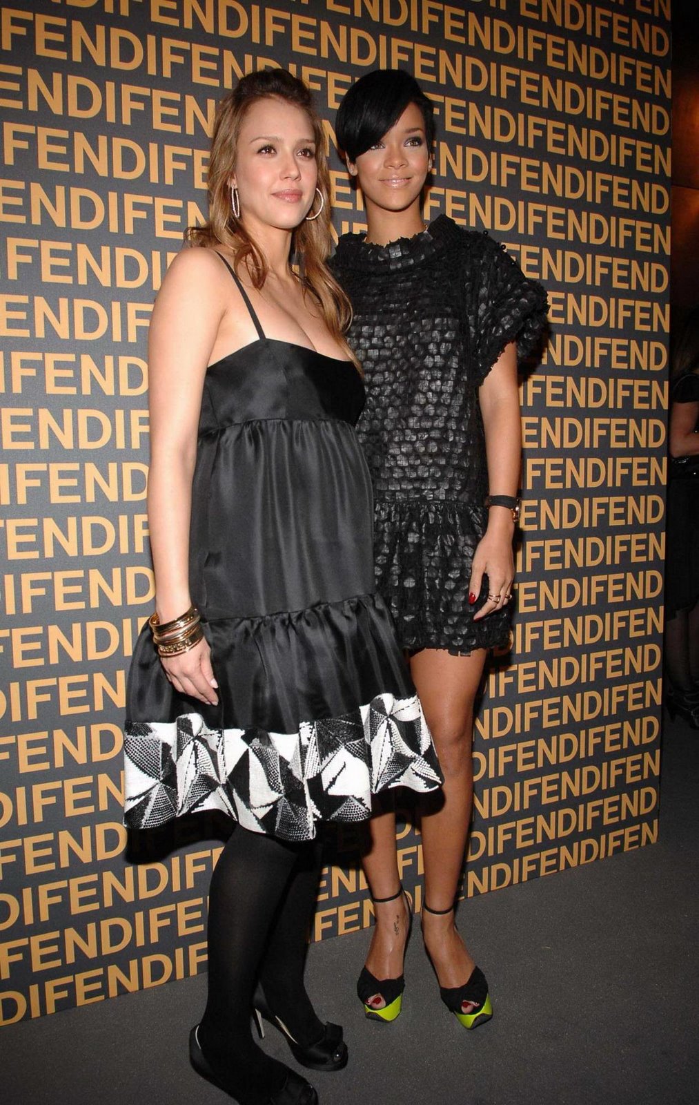[semiwalls.blogspot.com_Jessica_Alba_and_Rihanna_at_Fendi_Store_Opening_in_Paris+(2)1+.jpg]