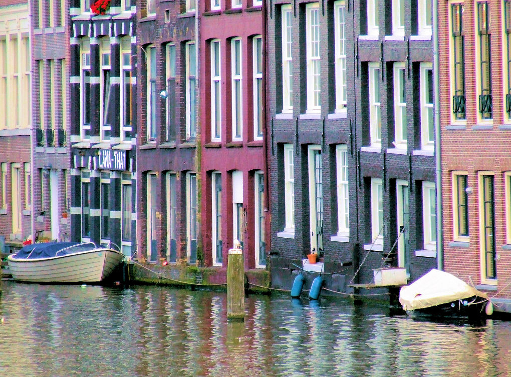 [amsterdam+canals.JPG]