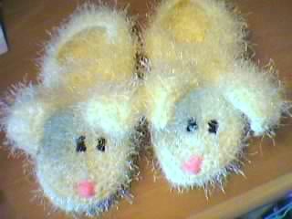 [Lemon+crochet+bunny+slippers+1.JPG]