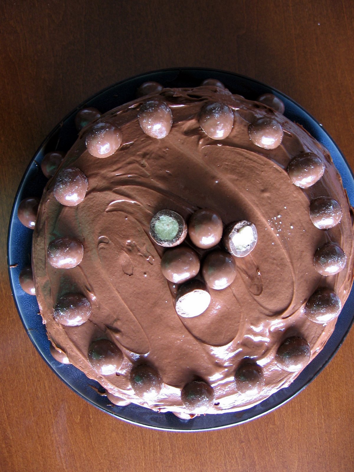 [malted+chocolate+cake+1.jpg]