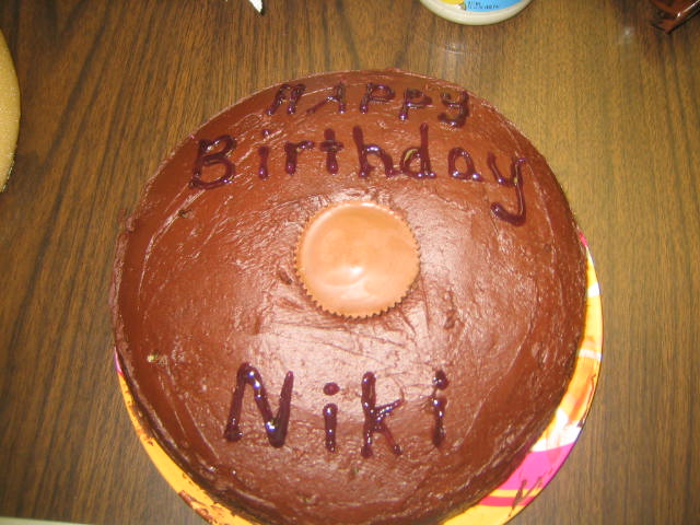 [niki+cake.JPG]