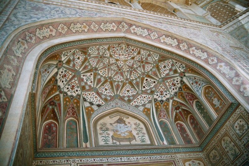 Kunstvolles Inneres im Fort von Amber nahe Jaipur, Indien