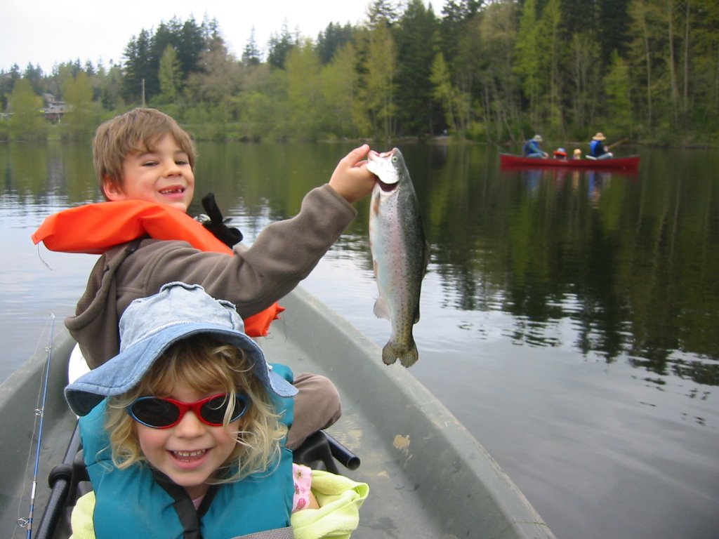 [Kids+Fishing+on+Lake+Padden.jpg]
