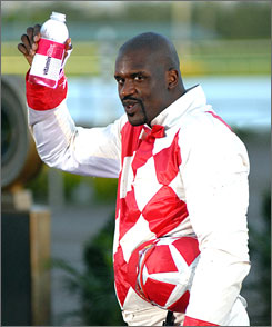 [Shaquille+O'Neal+Vitamnwater+Super+Bowl.jpg]