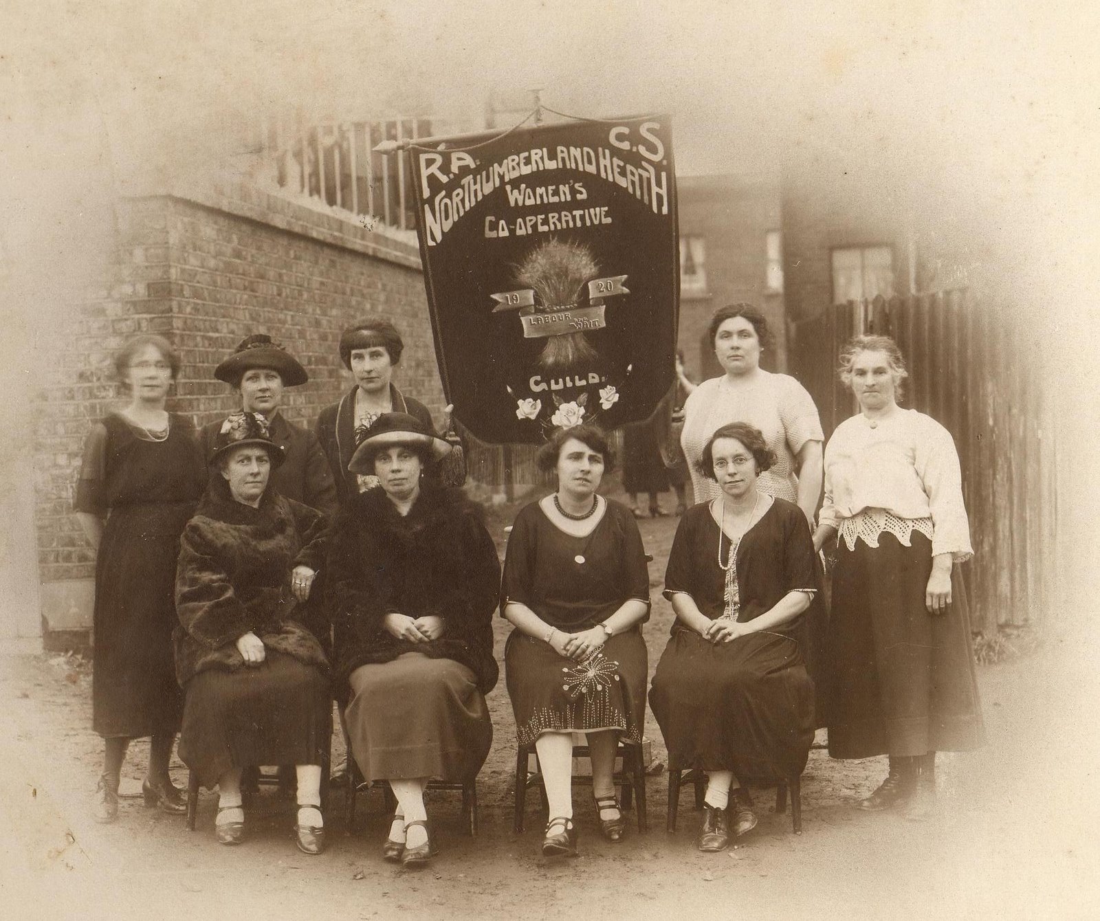 [co-op-northumberland-heath-bexley-womens-co-op-guild-early+1920's.JPG]
