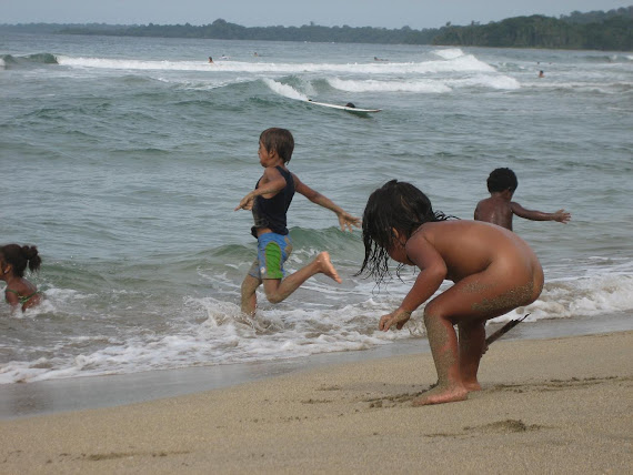 Niños caribeños en Puerto Viejo, Costa Rica