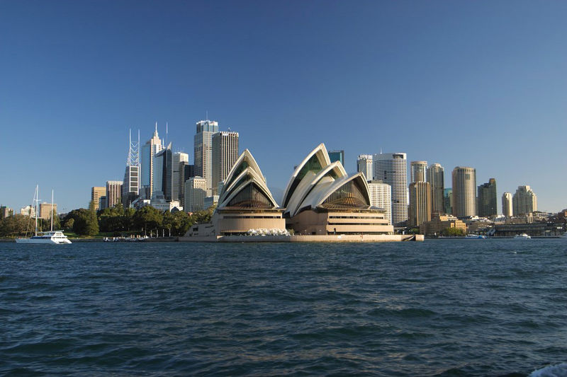 [800px-Sydney_opera_house_and_skyline.jpg]