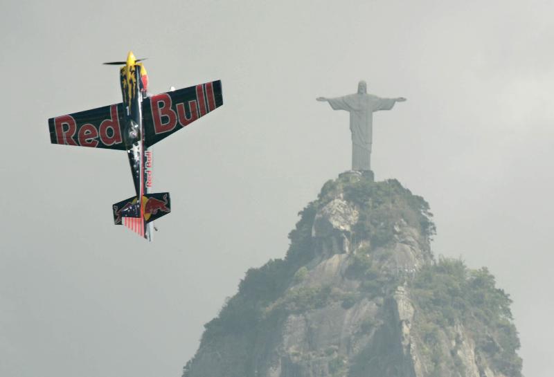 [Red-Bull-Air-Racing-Rio-de-Janeiro-1.jpg]