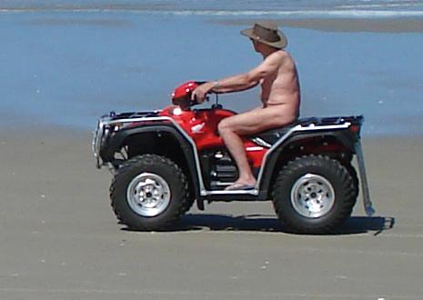 [naked+guy+on+beach+Uretiti.jpg]