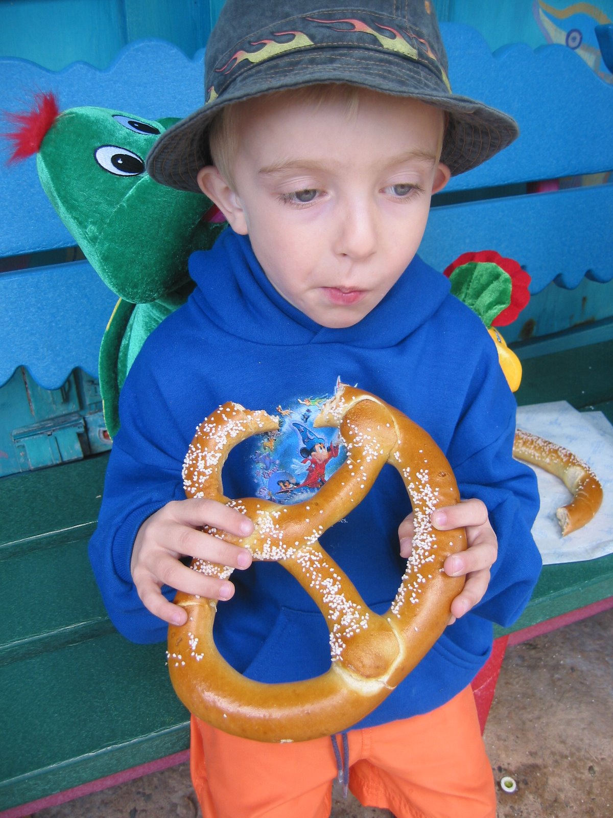 [pretzel+boy.jpg]