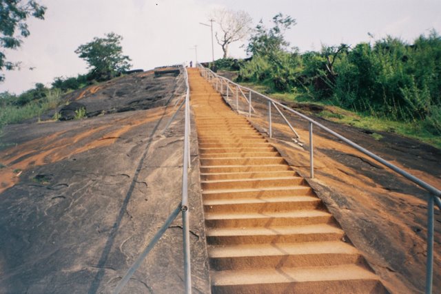[124+steps+to+hill+top.jpg]