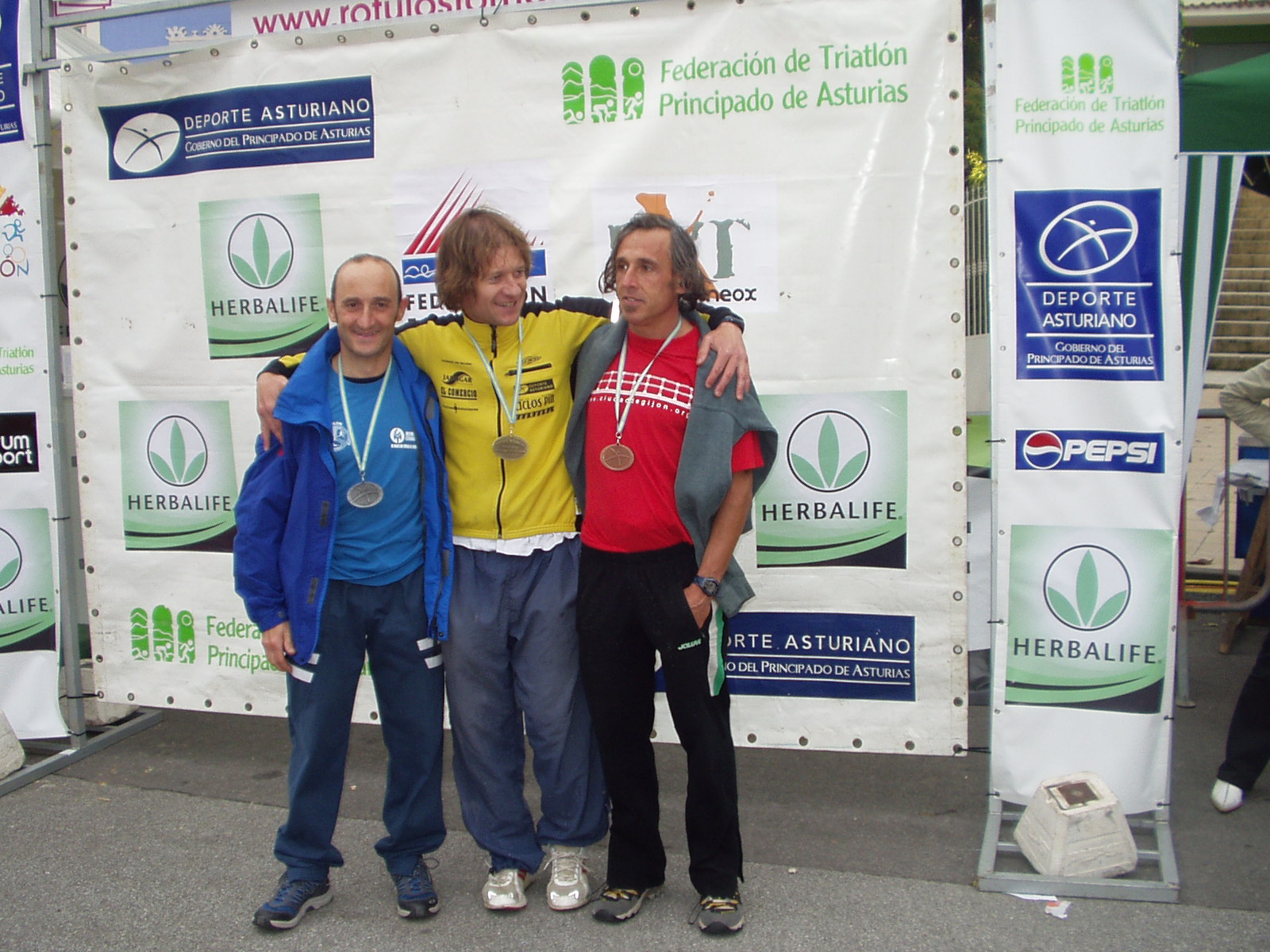 [47.Triatlon+San+Esteban+de+Pravia+(27-05-07).JPG]
