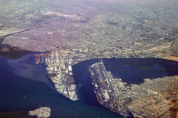 [An+aerial+view+of+the+Port+of+Karachi.jpg]