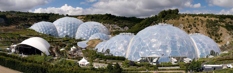 [Eden_Project_geodesic_domes_panorama.jpg]