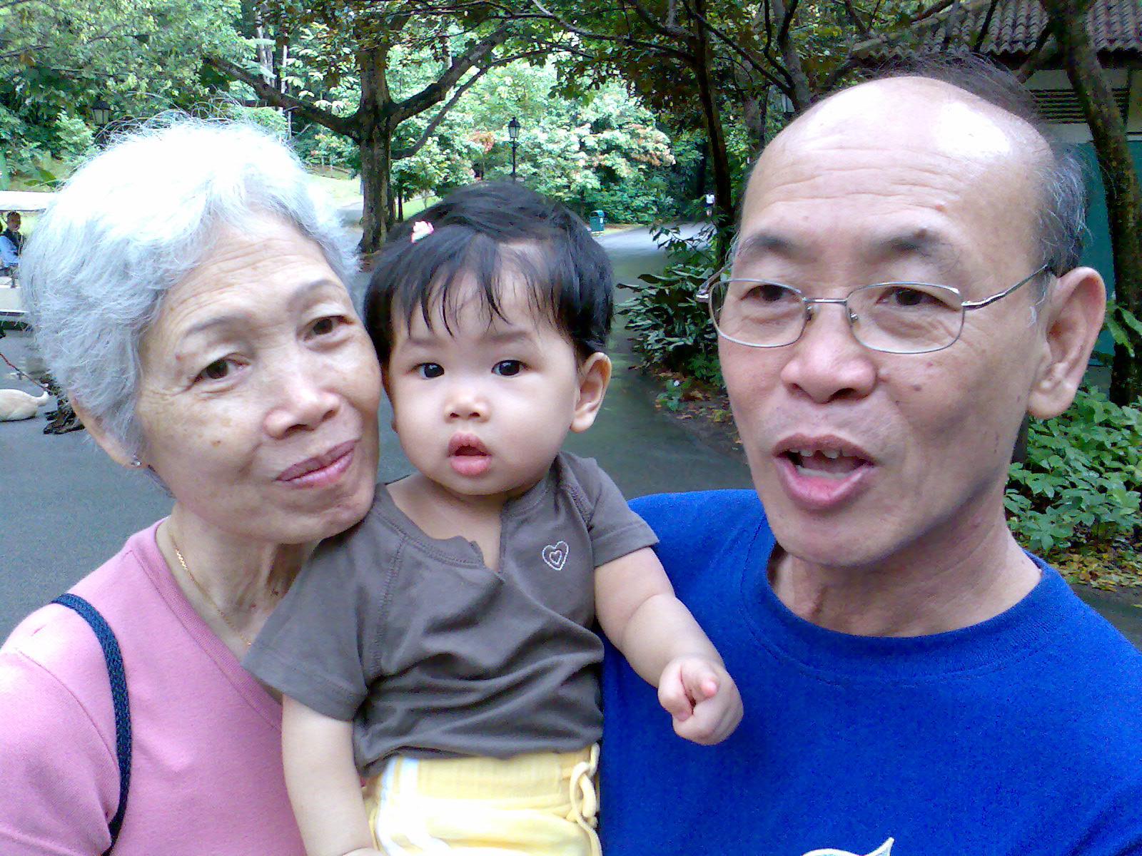 [Ting+with+grandparents.jpg]