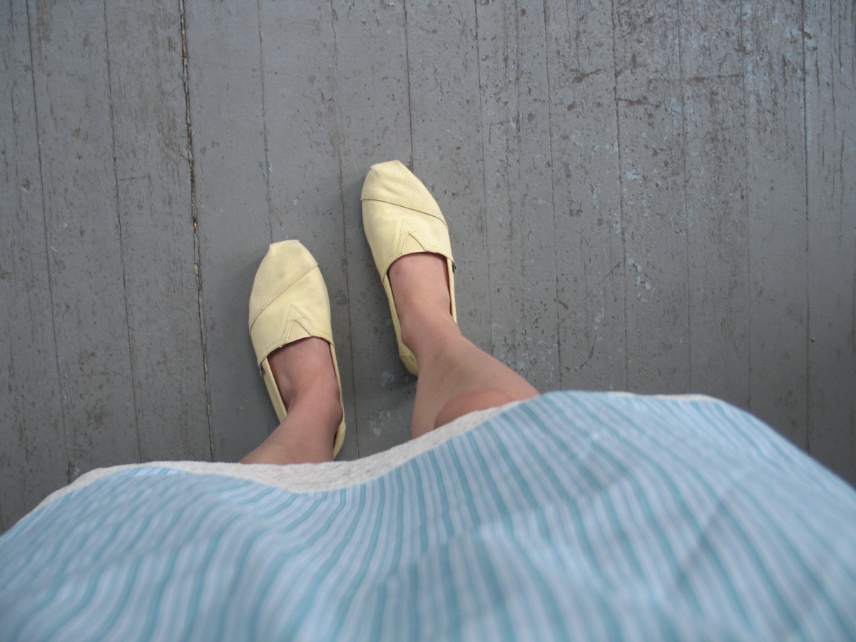[stripey+skirt+++yellow+shoes+=+love.jpg]