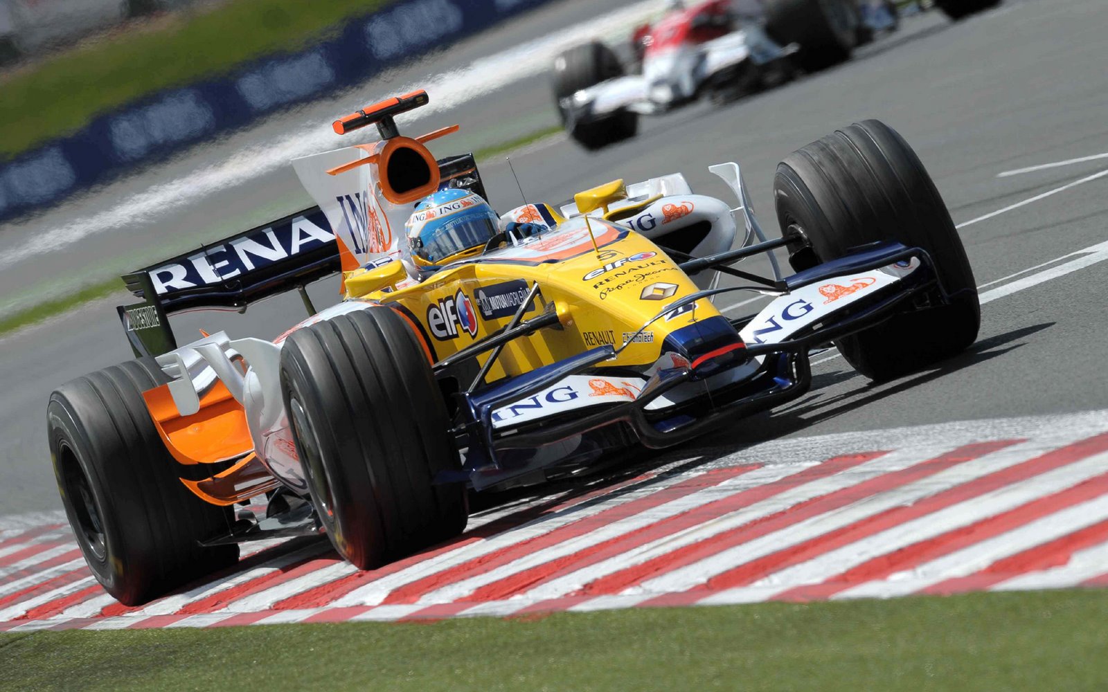 [Fernando+Alonso+Renault+Friday+Free+Practise+France+Magny+Cours+3.jpg]