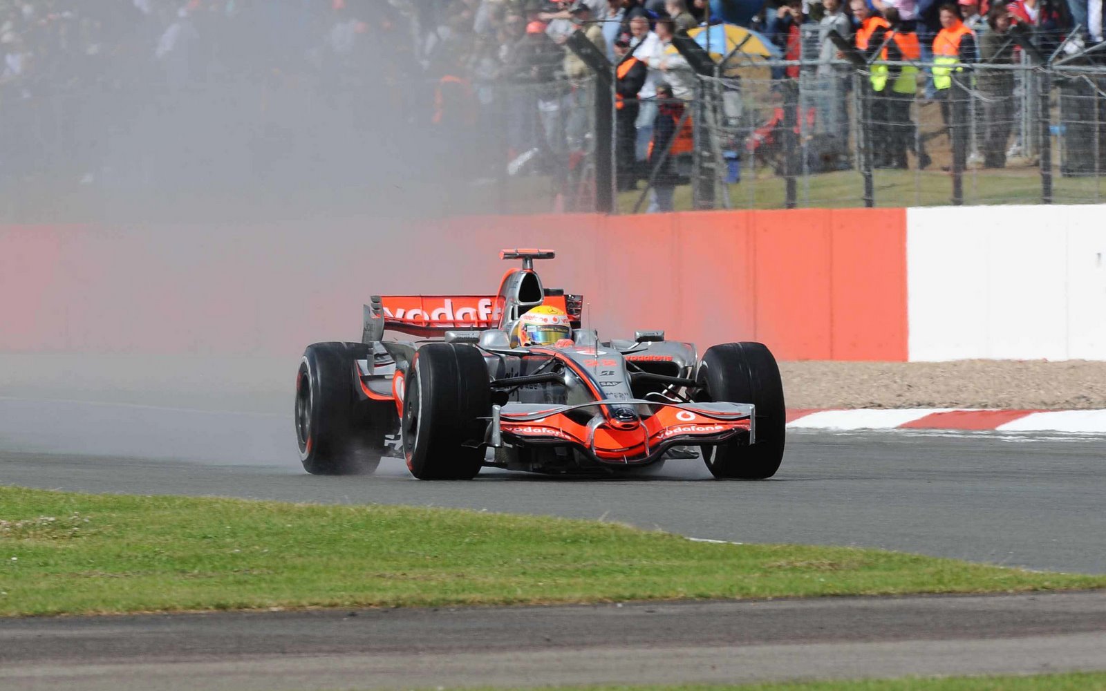 [Lewis+Hamilton+McLaren+Mercedes+British+Grand+Prix,+Silverstone+Saturday+Qualification+32.jpg]