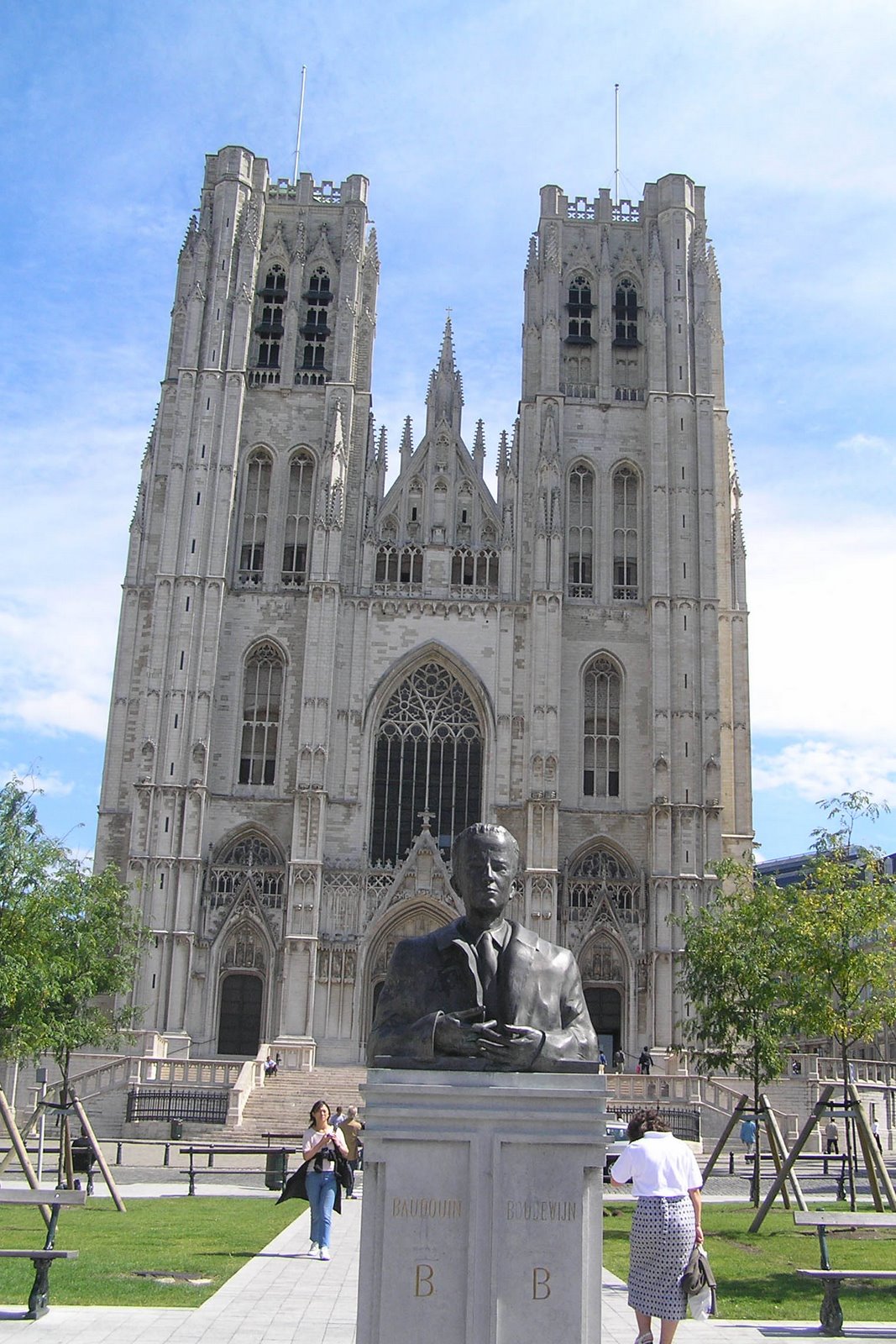 [w53-Bruselas-Catedral+de+San+Miguel+y+Santa+GÃºdula.jpg]