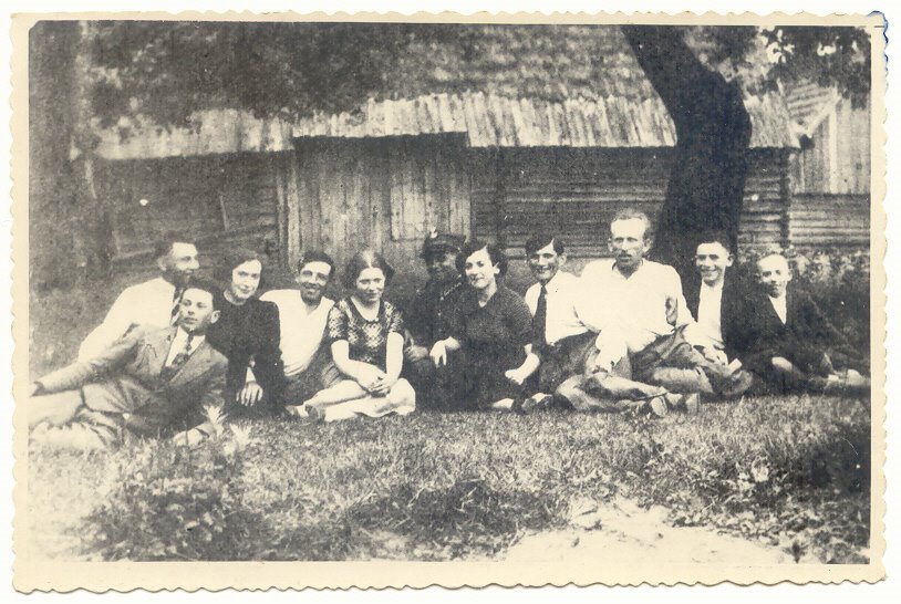 [Yitzchak+Lieblich+children+and+friends+c1930.jpg]
