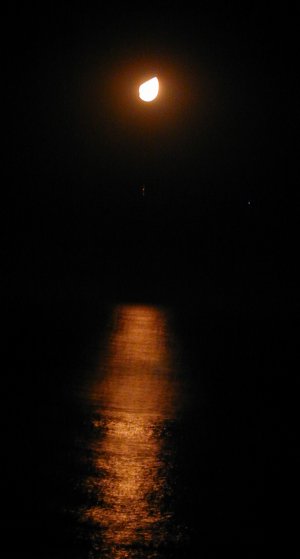 [Moonset2001Sep25.jpg]