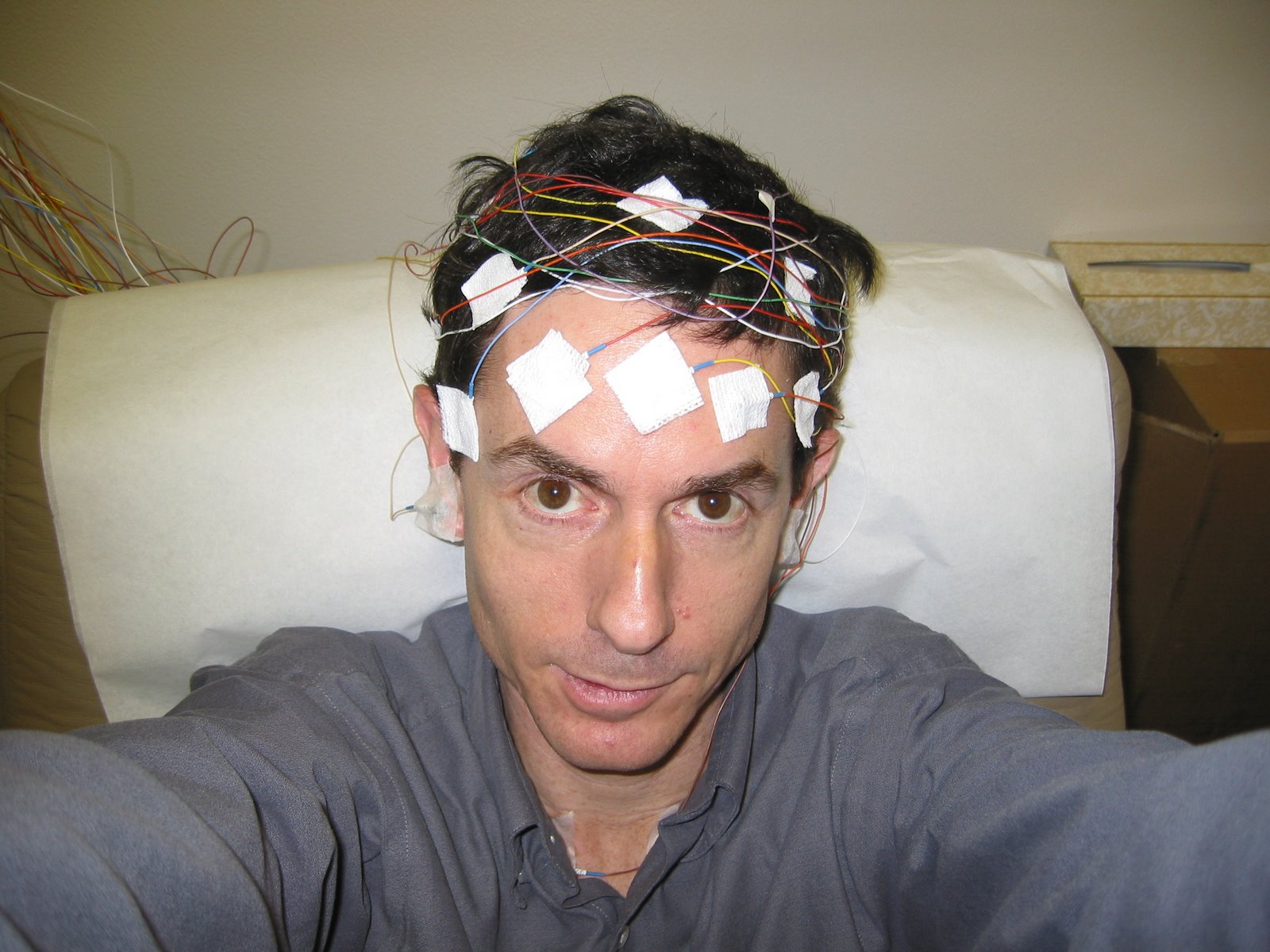 [wired+for+eeg.jpg]