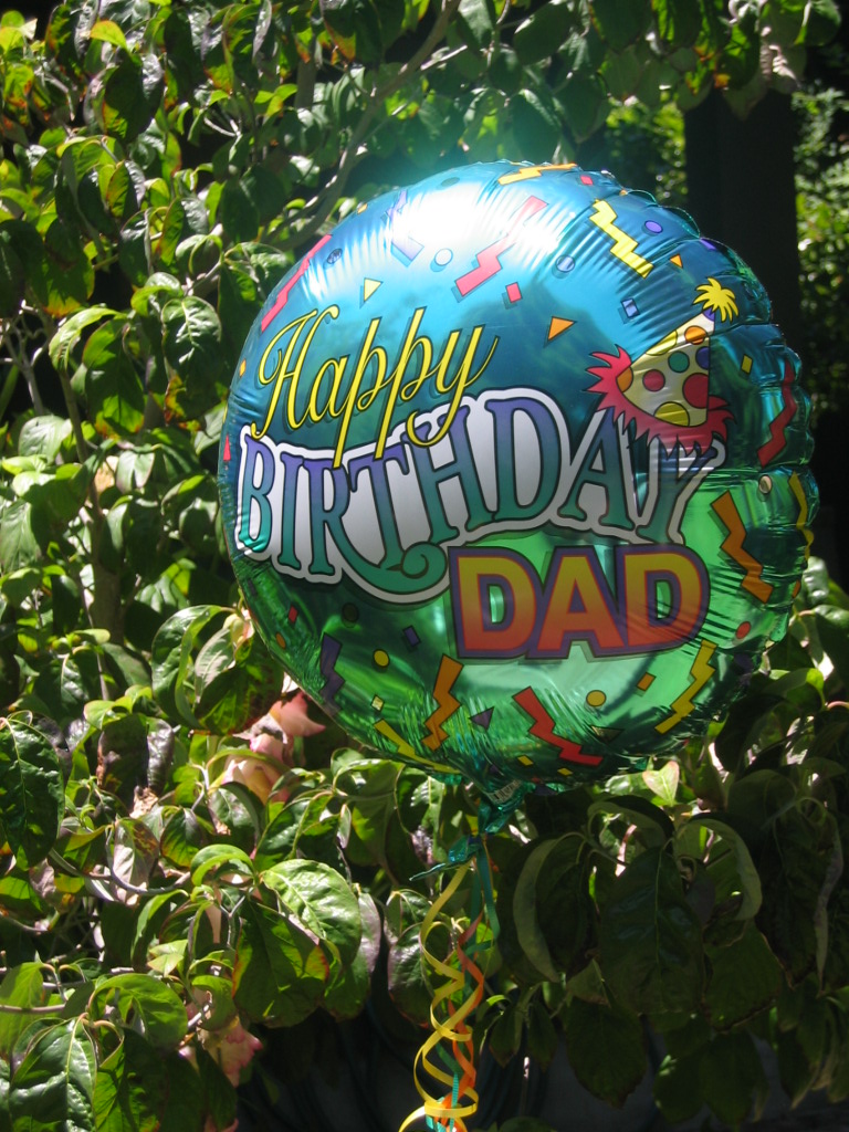 [IMG_0296+Happy+Bday+Dad+balloon.JPG]