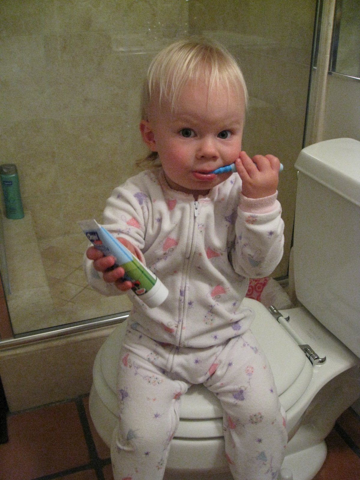 [IMG_3321+brushing+teeth.JPG]