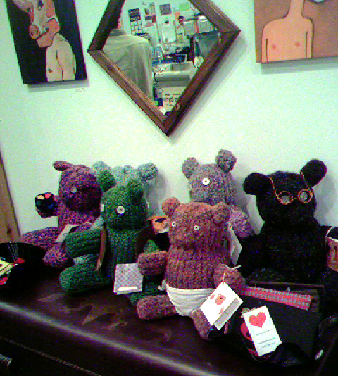 [bears+@+curiosity+shoppe+May-July2007.jpg]