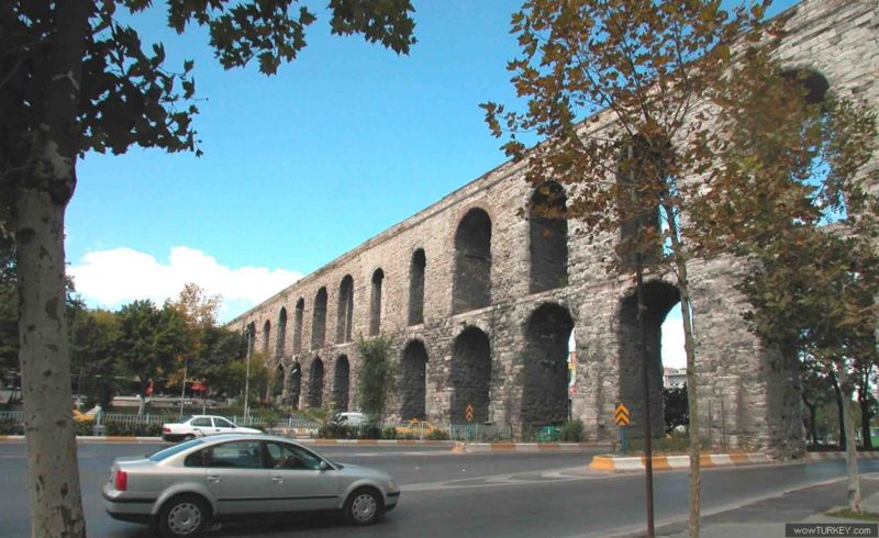 [800px-Valens_Aqueduct_in_Istanbul.jpg]