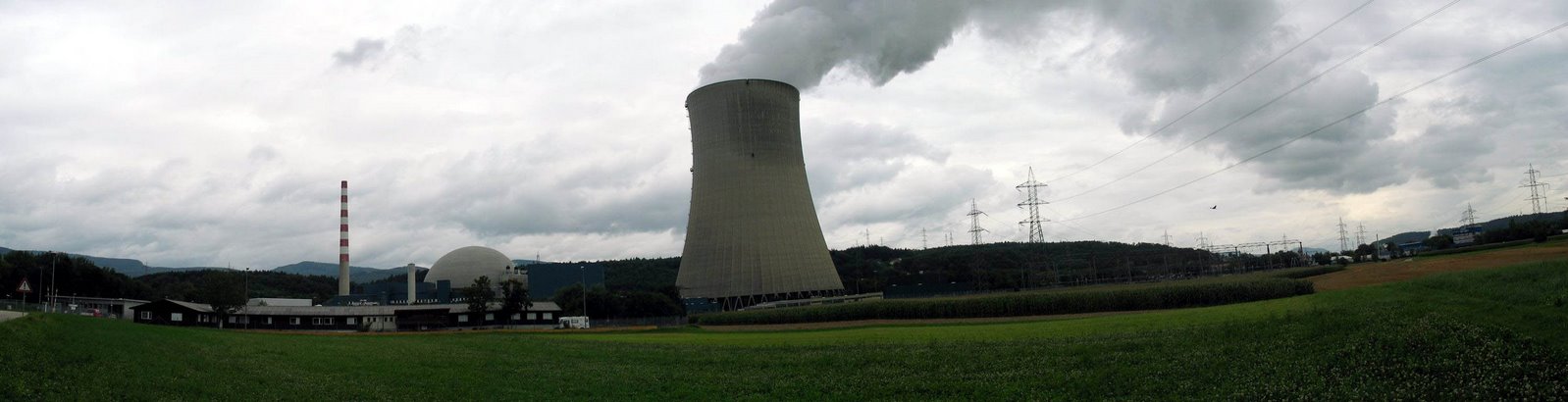 [nuclear-power-panorama.jpg]