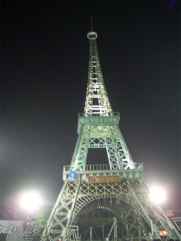 [Eiffel+tower+at+Guwahati+International+Trade+Fair+2008.jpg]