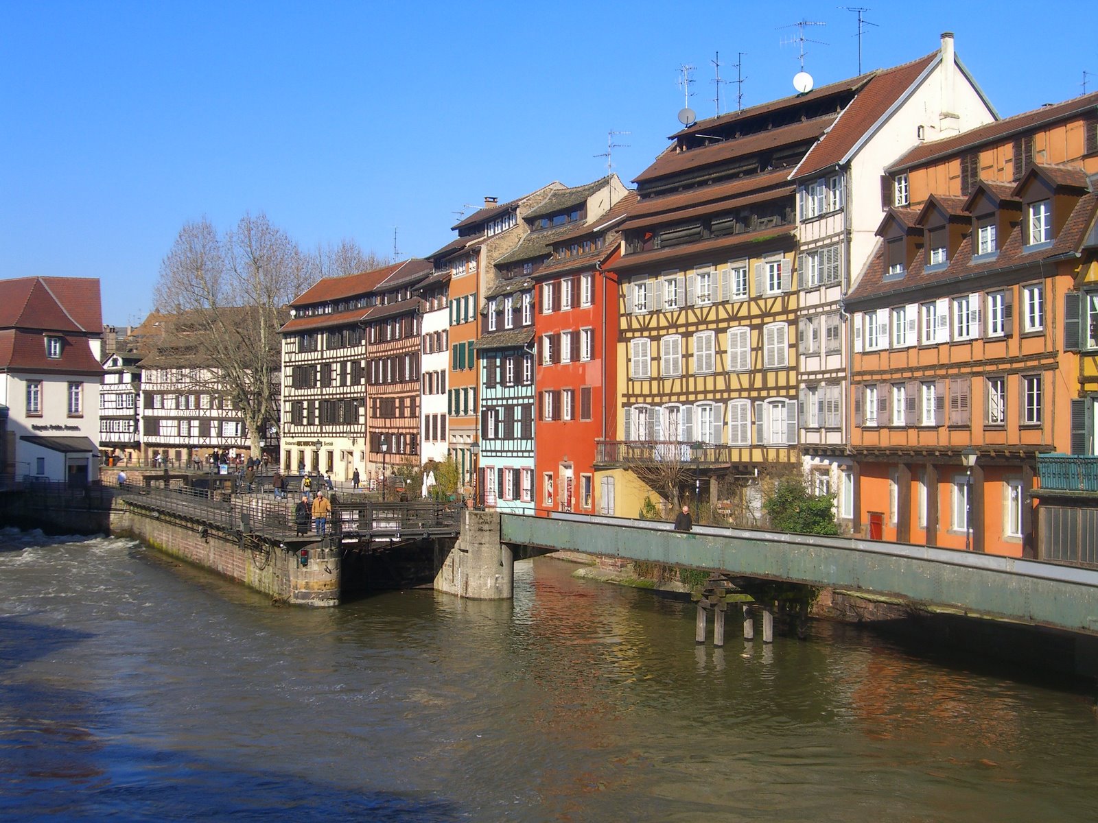 [Strasbourg_river.JPG]