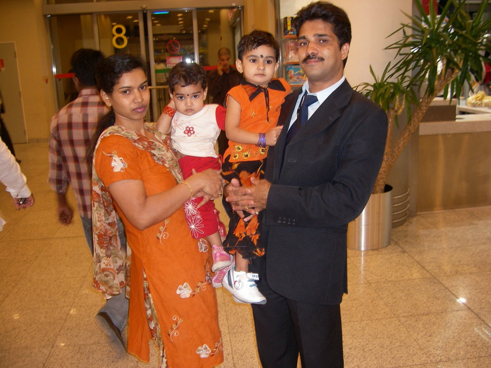 THOMAS FAMILY IN KUWAIT 2010