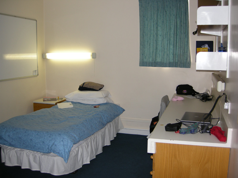 [my+dorm+room-s.jpg]
