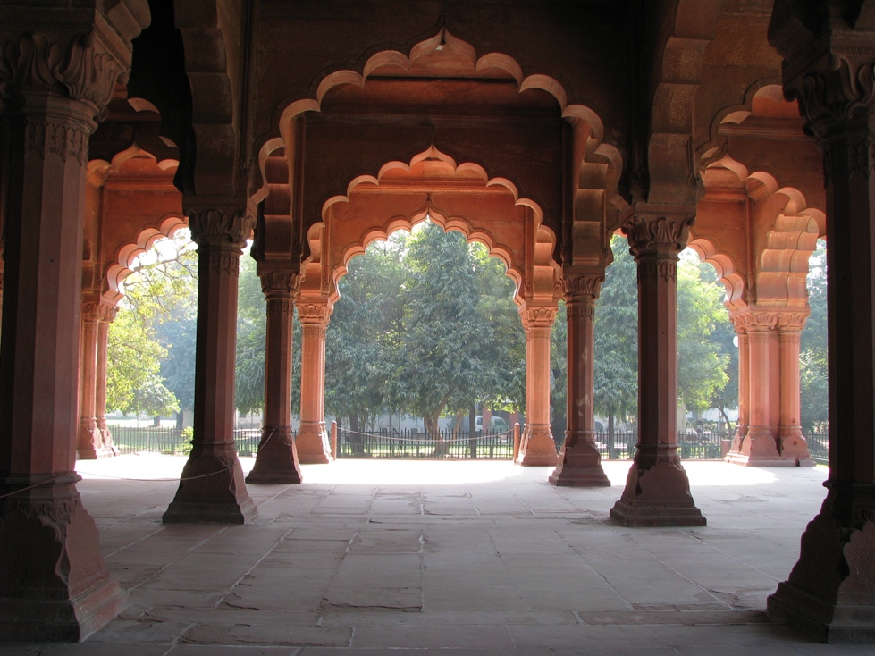 [red+fort+arch.jpg]
