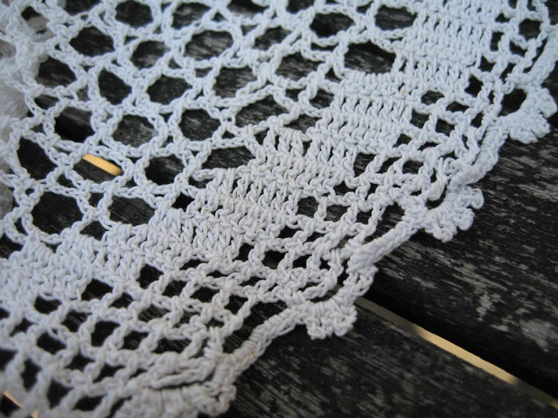 [white+crochet.JPG]