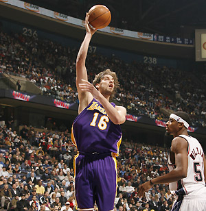 [Pau+Gasol+debut+Lakers.jpg]