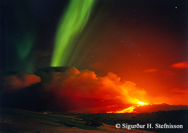 [Volcan+y+Aurora+en+Islandia.jpg]