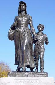 [Pioneer+Woman+Statue.jpg]