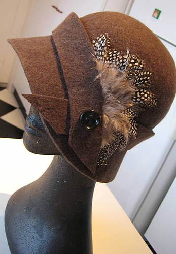 [brown+felt+hat+with+feathers.jpg]
