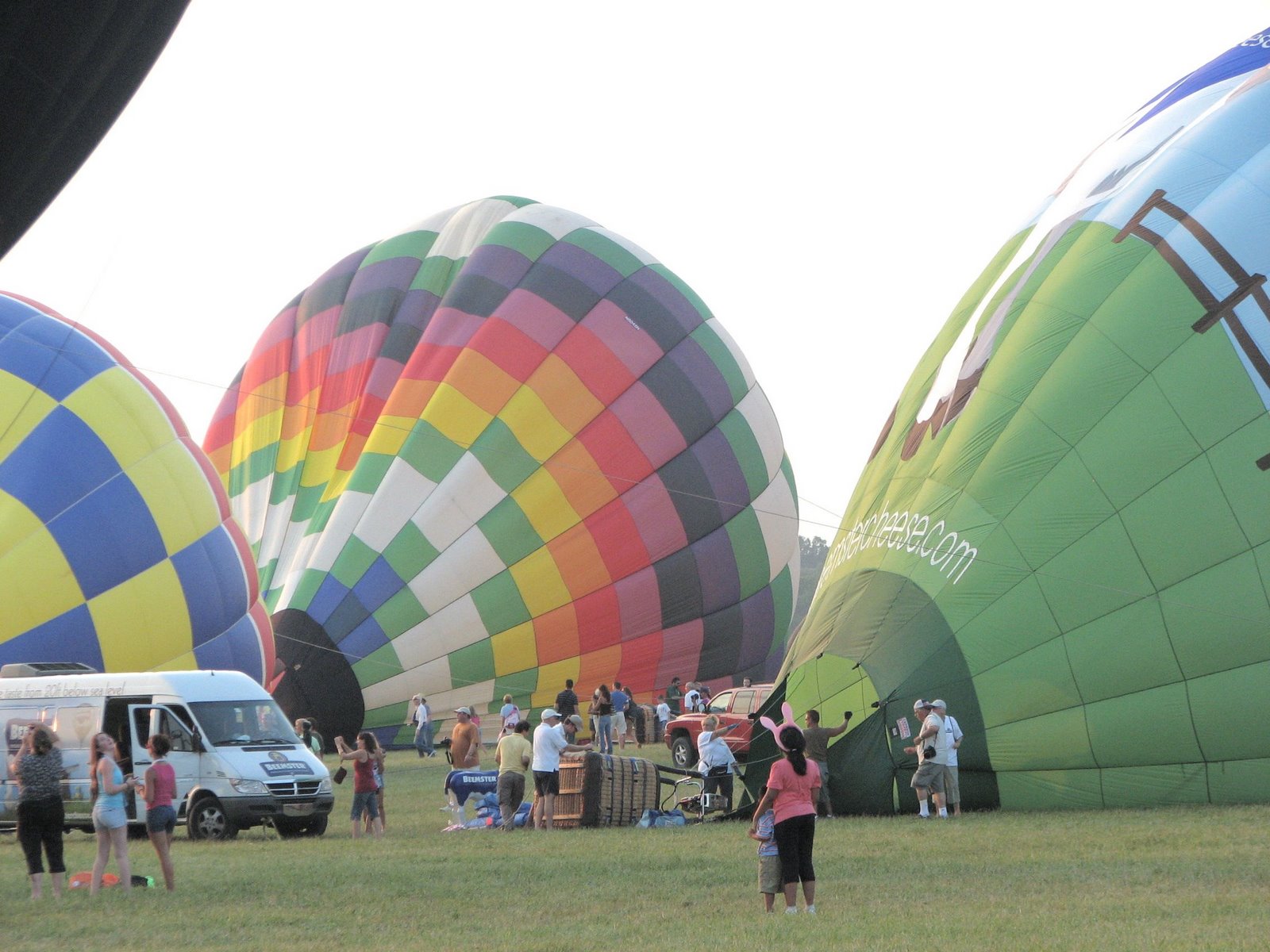 [balloon+festival.jpg]