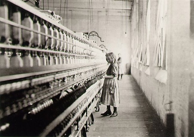 [girl-worker-cotton-mill-1908.jpg]