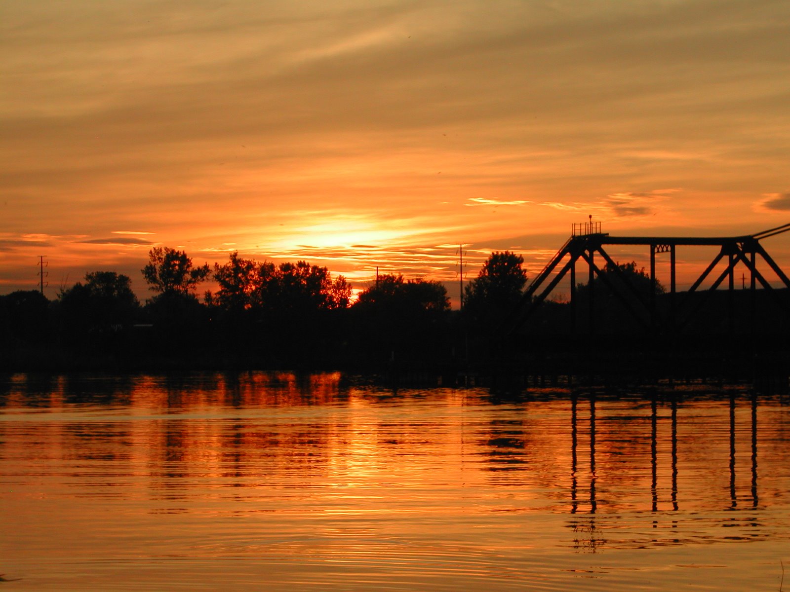 [Fox+River+Sunset+by+Marcel+Kuemmet.JPG]