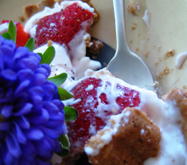 [twd+strawberry+tart+finished+fork+flower.jpg]
