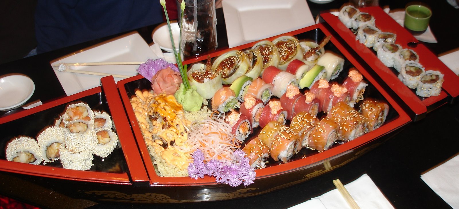 [boat+load+of+sushi.JPG]