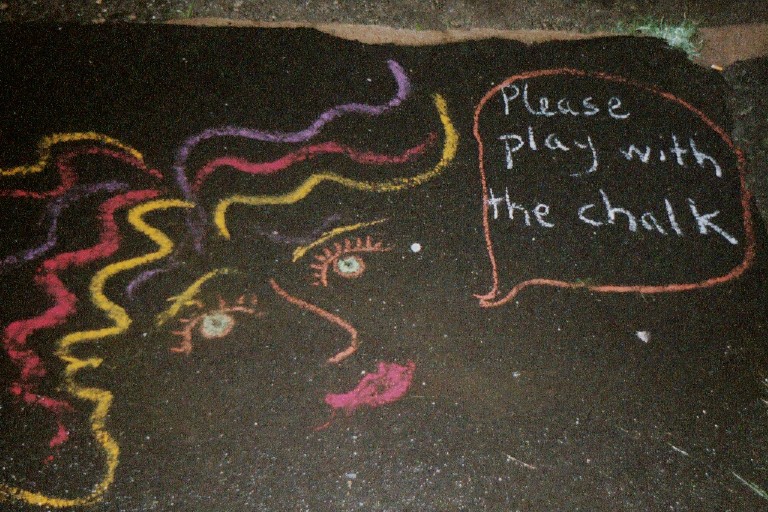 [play+with+the+chalk.jpg]