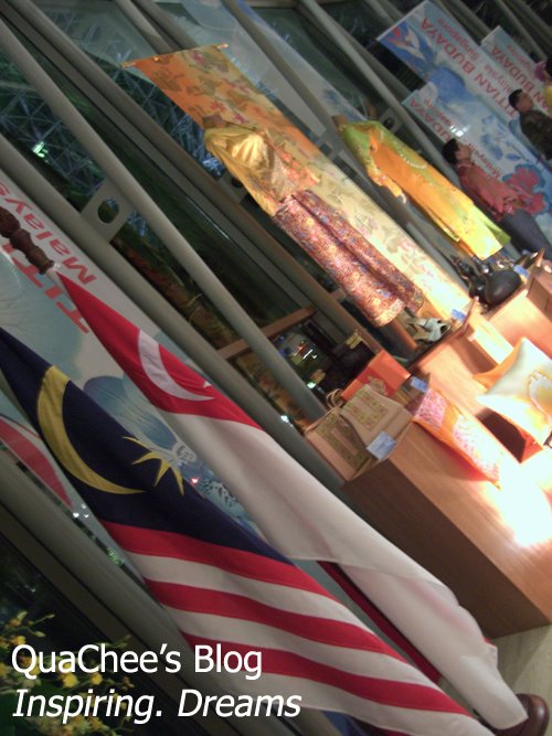 malaysia flag singaore flag