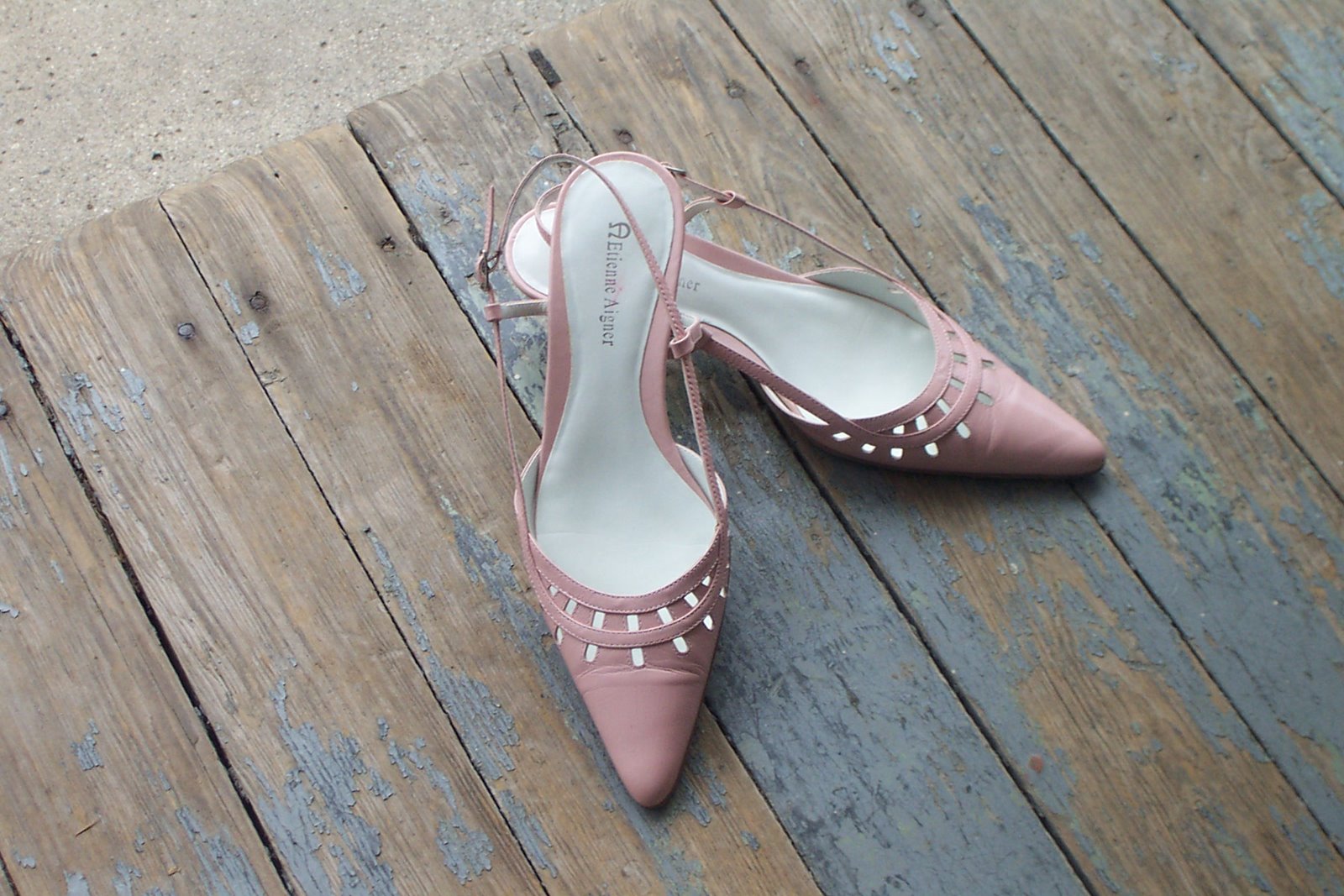 [pink+shoes,making+felt_1625.JPG]